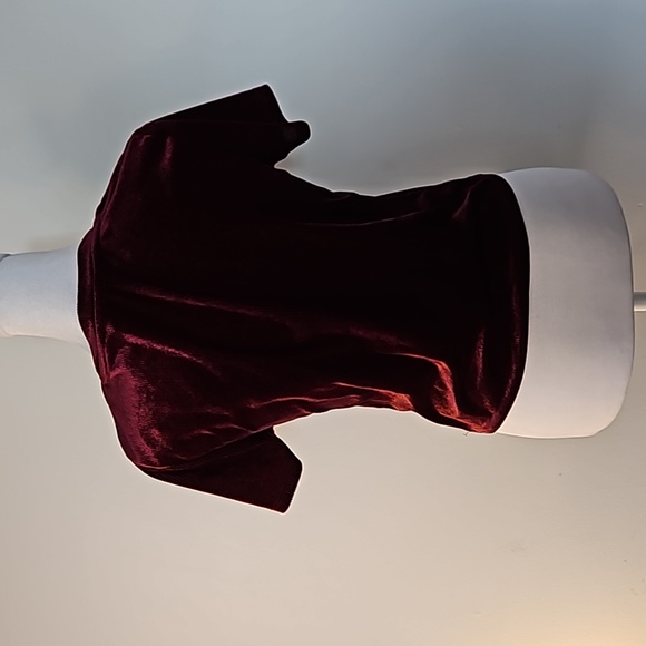 Forever21 Red Velvet Comfortable T-shirt Size Small - Picture 10 of 10